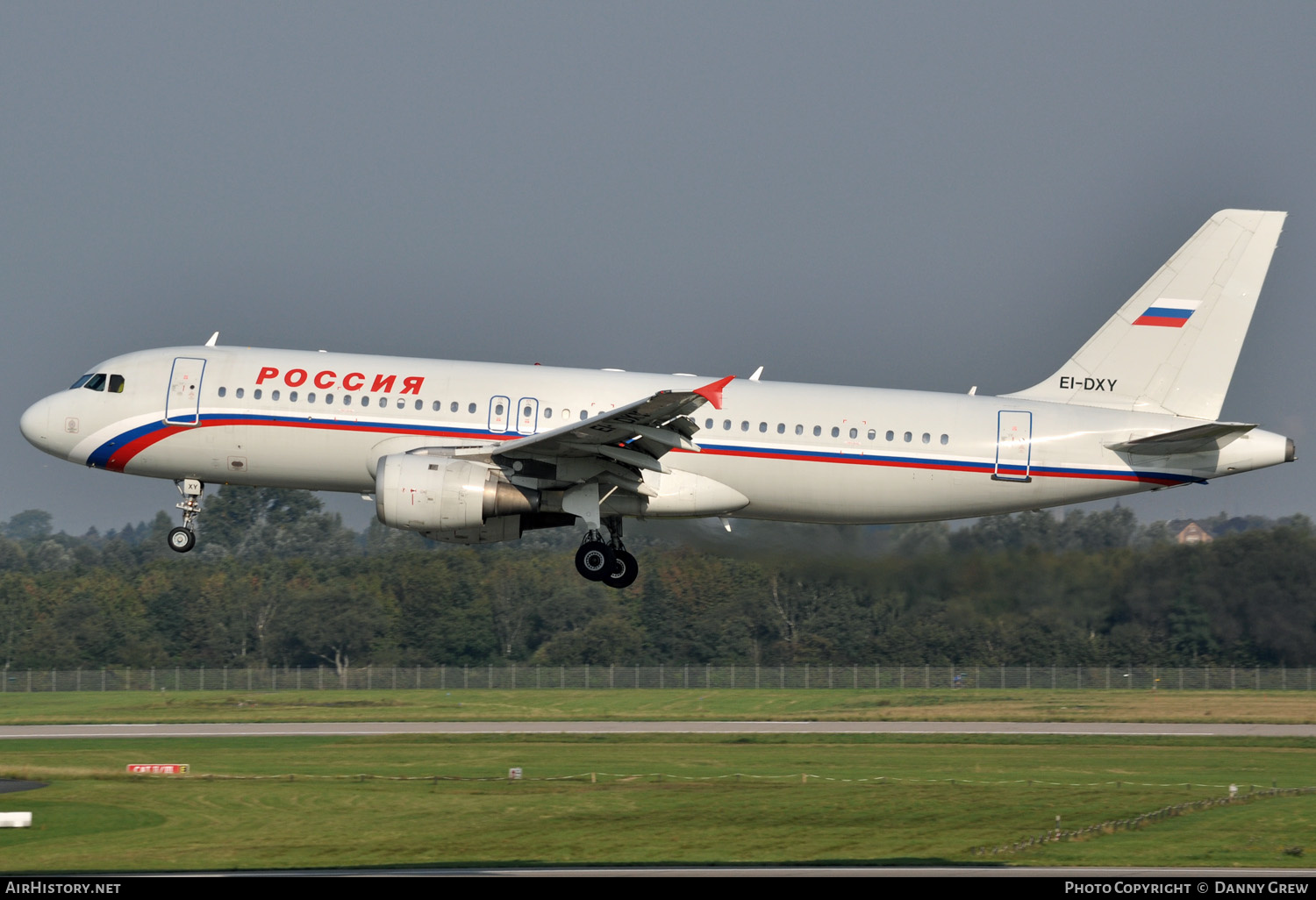 Aircraft Photo of EI-DXY | Airbus A320-212 | Rossiya - Russian Airlines | AirHistory.net #133445