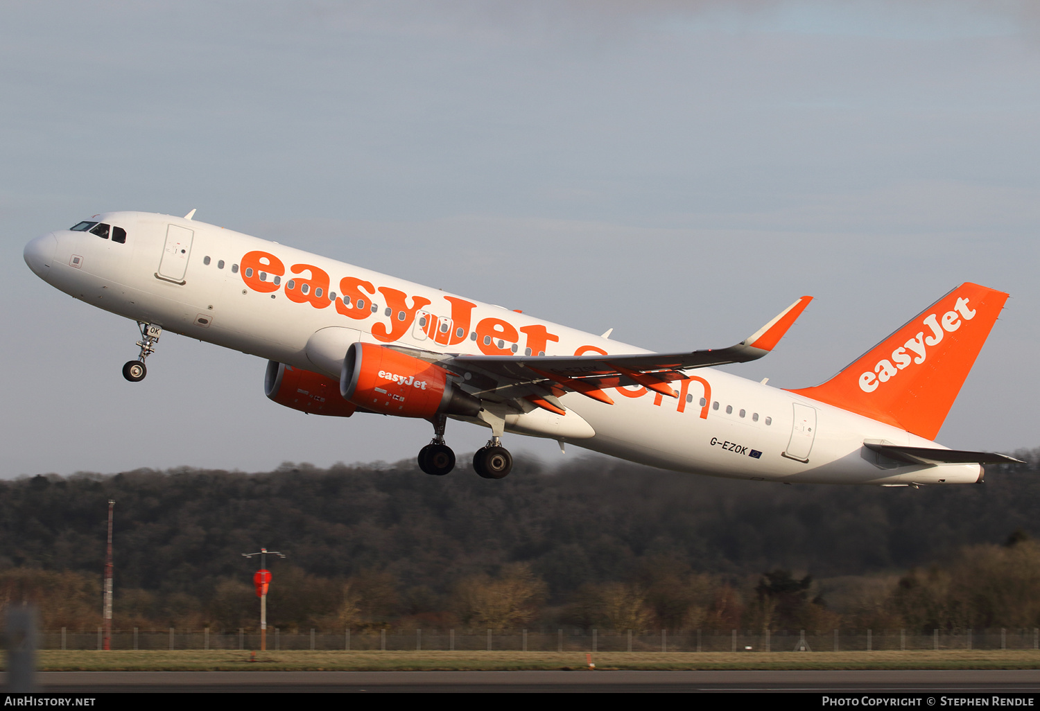 Aircraft Photo of G-EZOK | Airbus A320-214 | EasyJet | AirHistory.net #133654