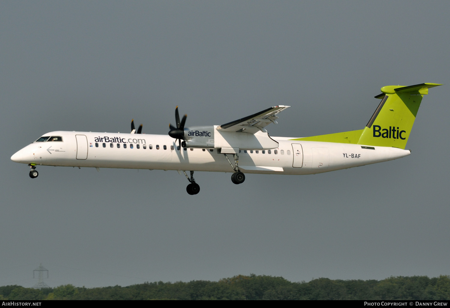 Aircraft Photo of YL-BAF | Bombardier DHC-8-402 Dash 8 | AirBaltic | AirHistory.net #133673