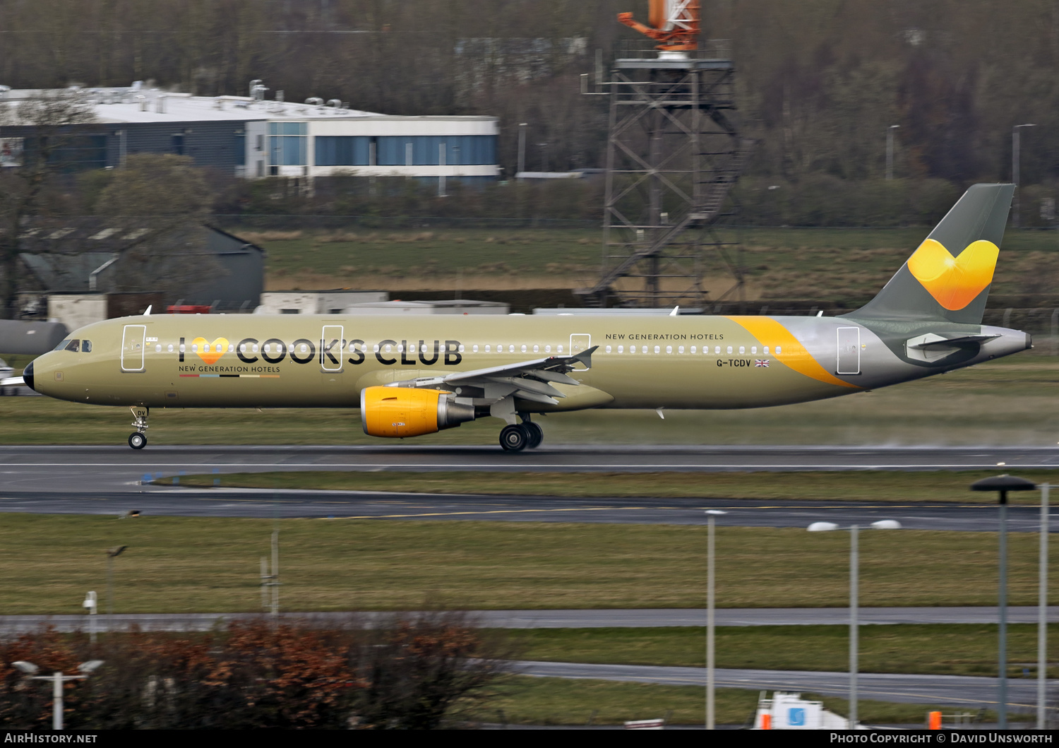 Aircraft Photo of G-TCDV | Airbus A321-211 | Thomas Cook Airlines | AirHistory.net #133726