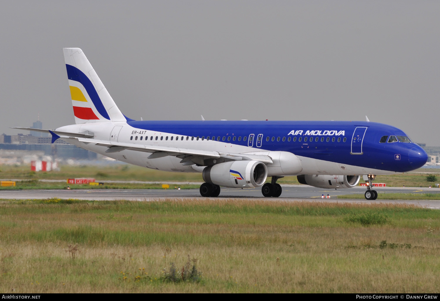 Aircraft Photo of ER-AXT | Airbus A320-231 | Air Moldova | AirHistory.net #133782