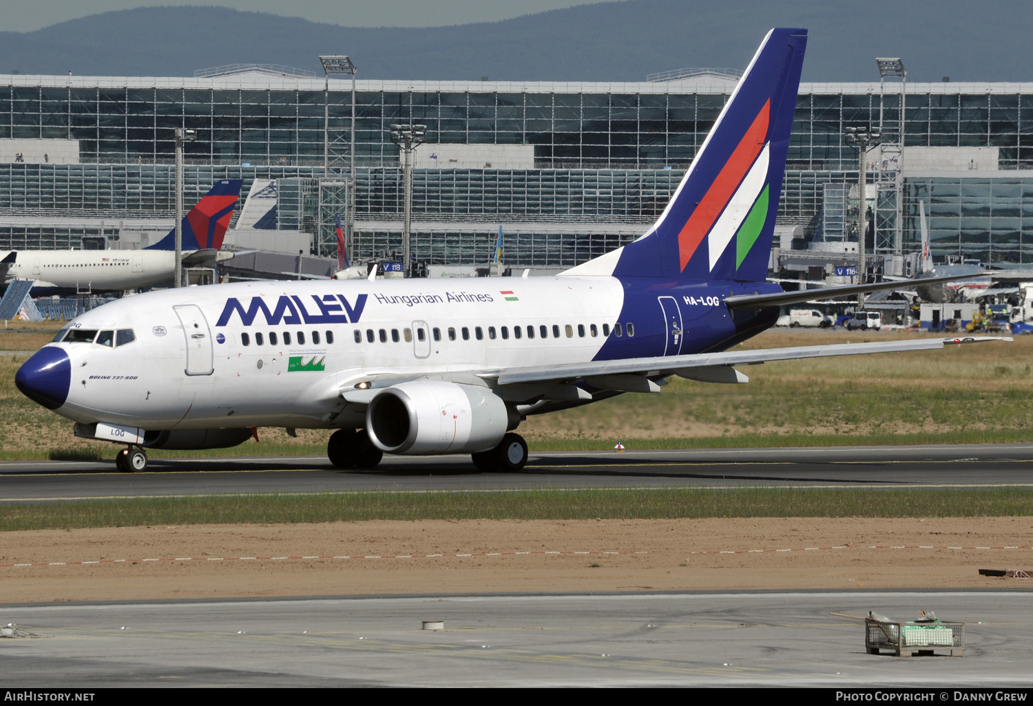 Aircraft Photo of HA-LOG | Boeing 737-6Q8 | Malév - Hungarian Airlines | AirHistory.net #133871