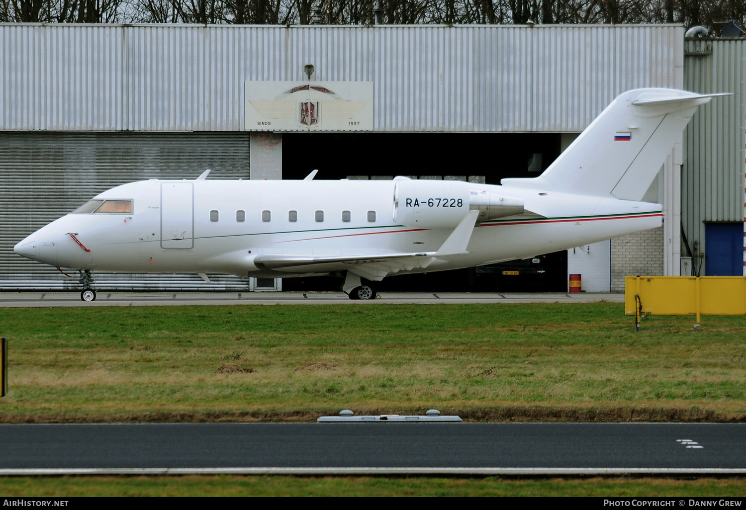 Aircraft Photo of RA-67228 | Canadair Challenger 604 (CL-600-2B16) | AirHistory.net #133939