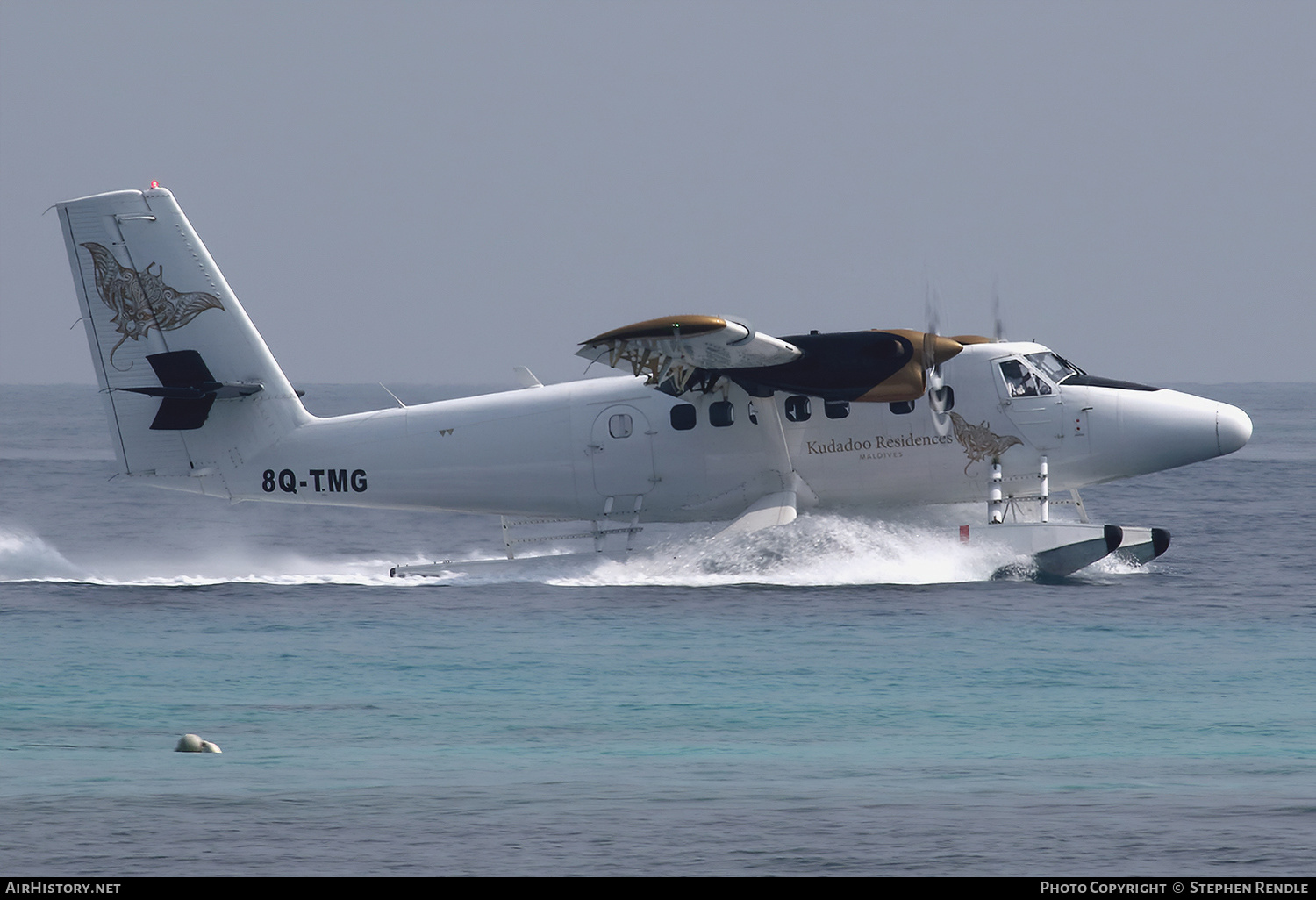 Aircraft Photo of 8Q-TMG | De Havilland Canada DHC-6-300 Twin Otter | Kudadoo Residences | AirHistory.net #134083