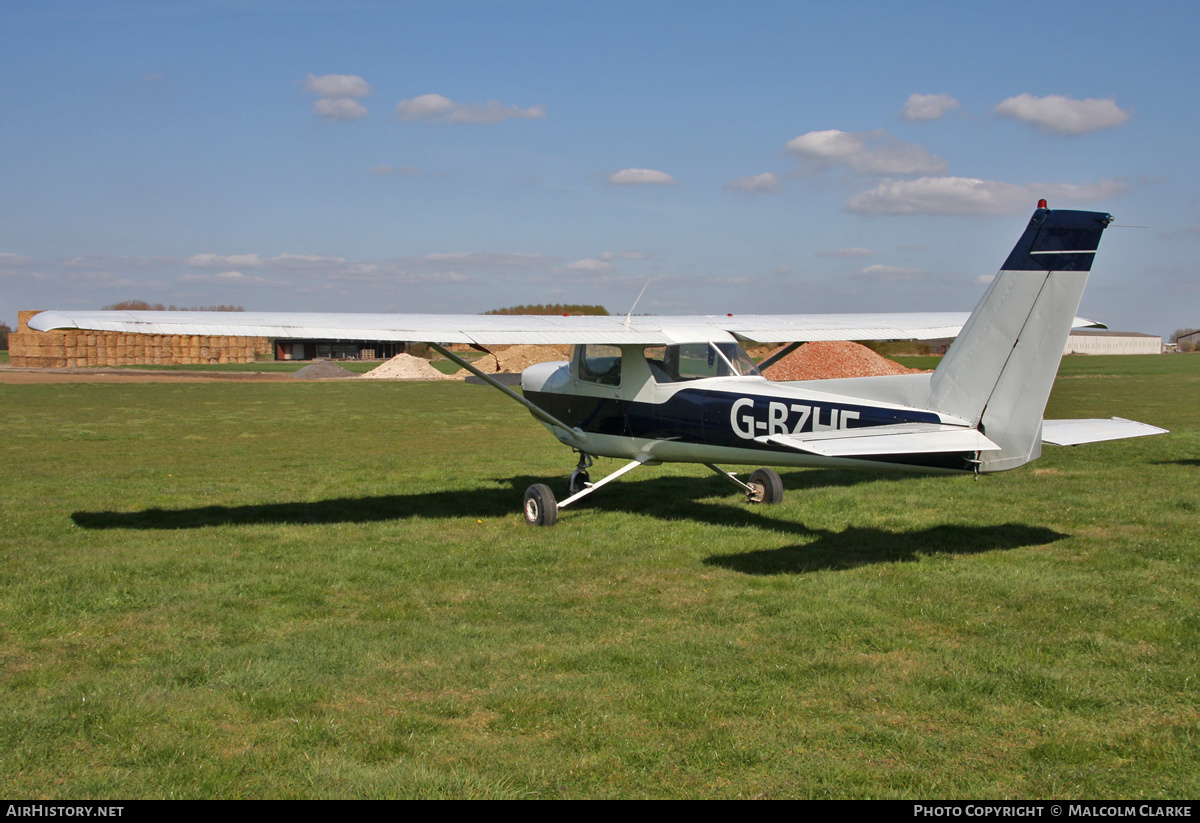Aircraft Photo of G-BZHE | Cessna 152 | AirHistory.net #134180