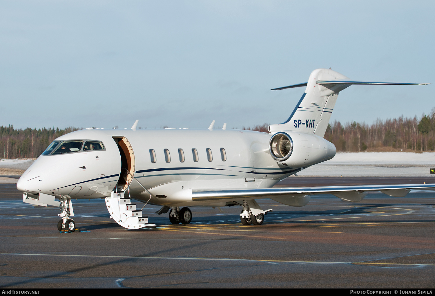 Aircraft Photo of SP-KHI | Bombardier Challenger 350 (BD-100-1A10) | AirHistory.net #134377