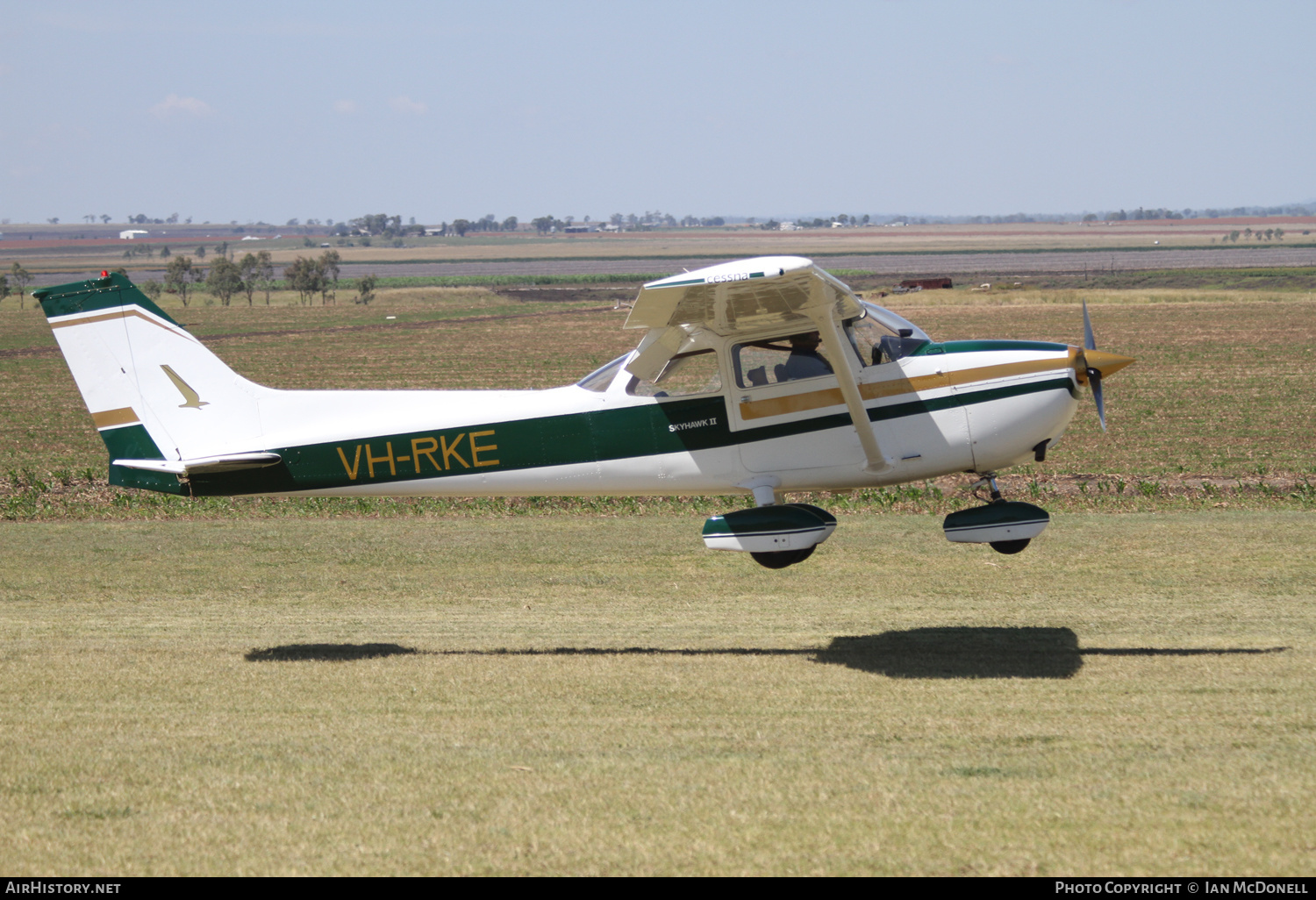 Aircraft Photo of VH-RKE | Cessna 172N Skyhawk | AirHistory.net #134393