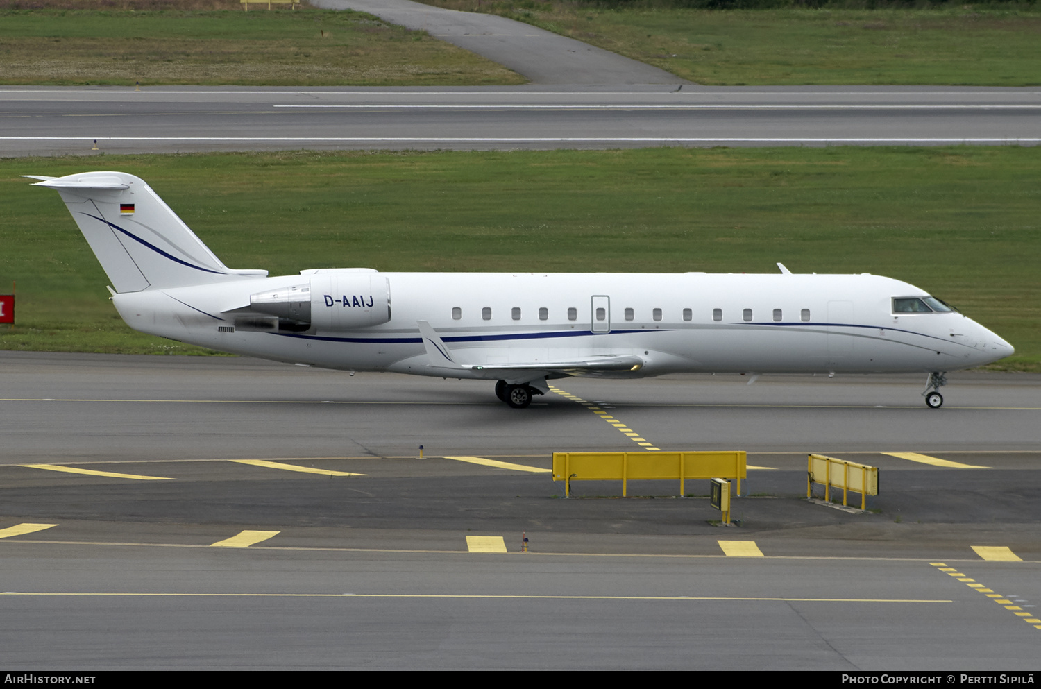 Aircraft Photo of D-AAIJ | Bombardier Challenger 850 (CRJ-200SE/CL-600-2B19) | JetAir Flug | AirHistory.net #134763