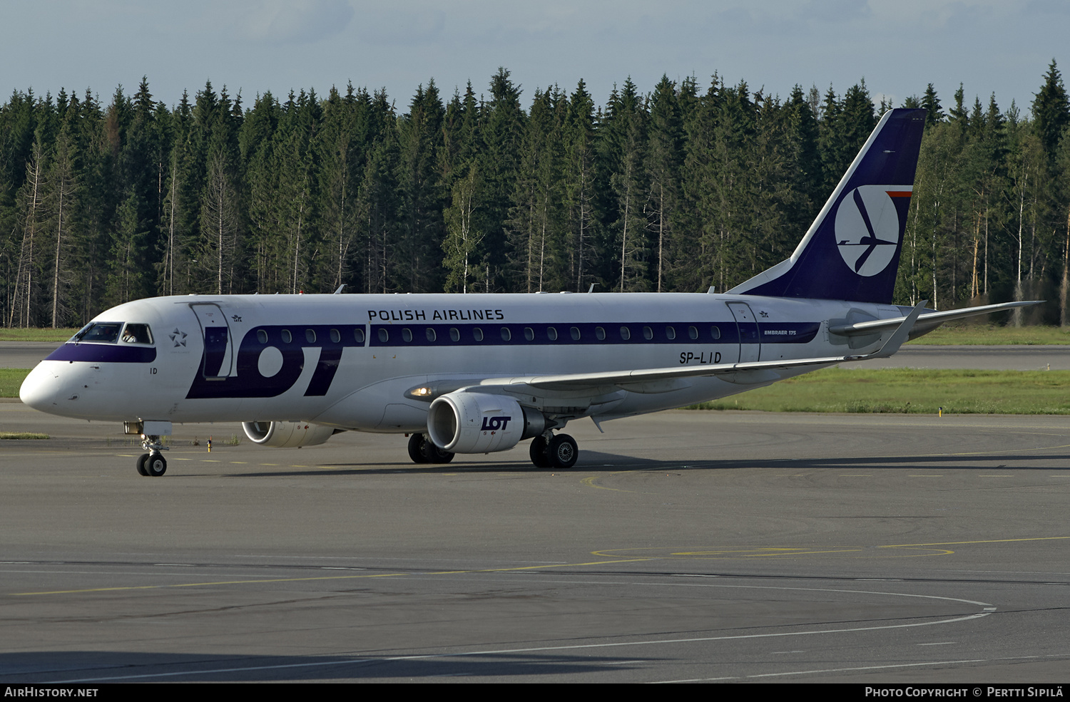Aircraft Photo of SP-LID | Embraer 175STD (ERJ-170-200STD) | LOT Polish Airlines - Polskie Linie Lotnicze | AirHistory.net #134770