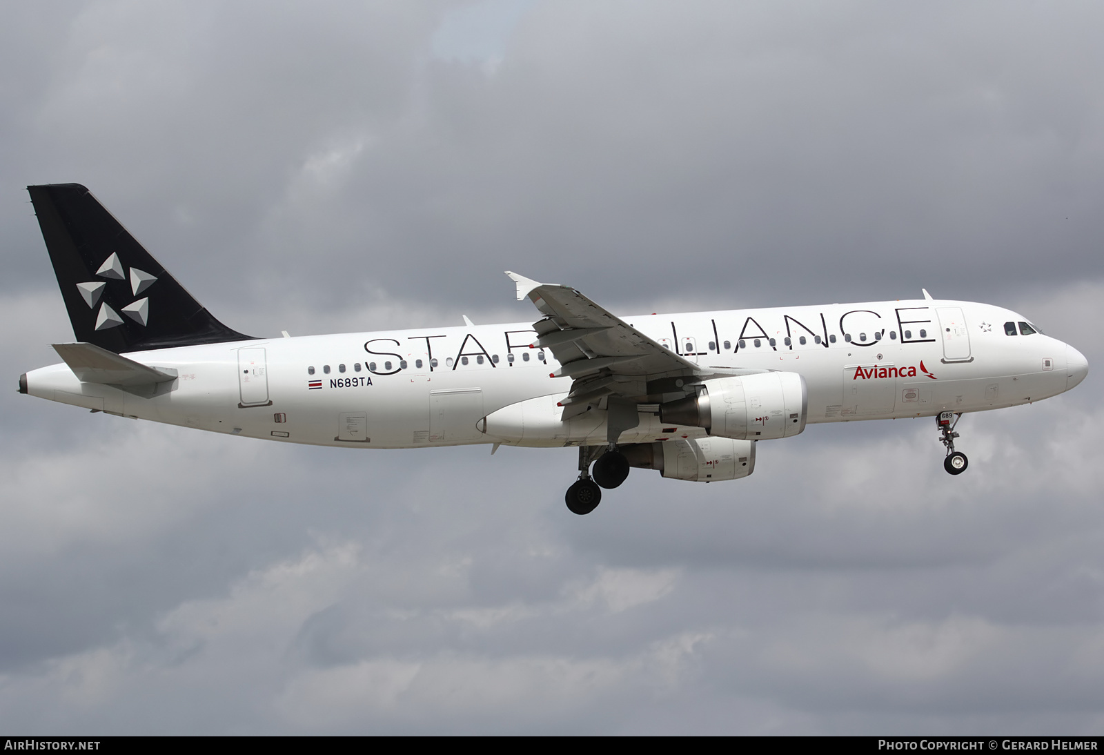 Aircraft Photo of N689TA | Airbus A320-214 | Avianca | AirHistory.net #134969