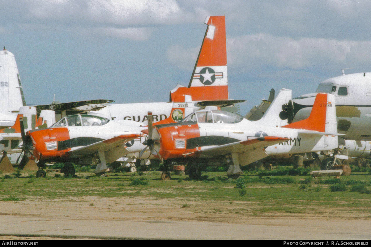 Aircraft Photo of 137668 / 37668 | North American T-28B Trojan | USA - Army | AirHistory.net #135067
