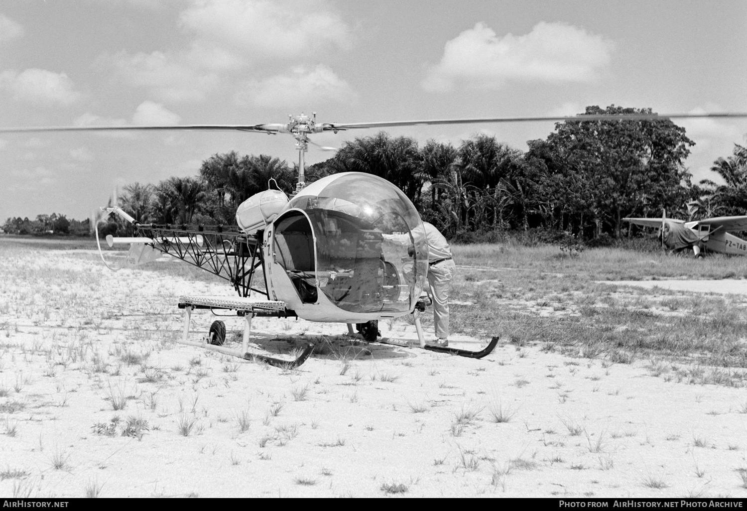Aircraft Photo of PZ-HAB | Bell 47G | AirHistory.net #135104