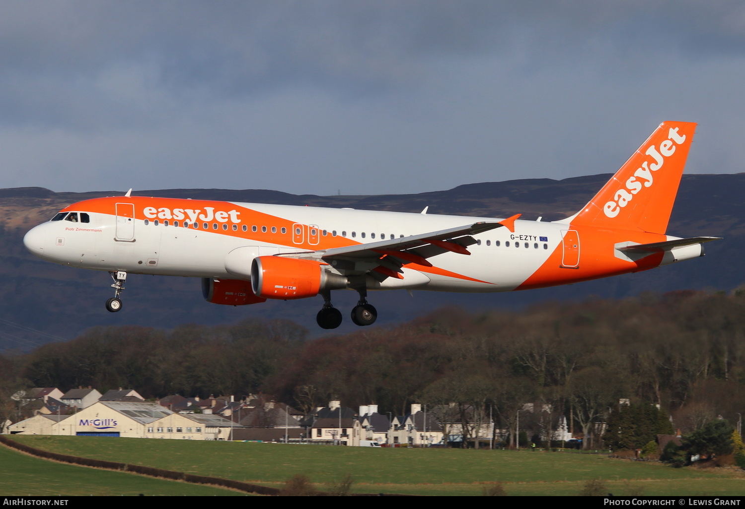 Aircraft Photo of G-EZTY | Airbus A320-214 | EasyJet | AirHistory.net #135177