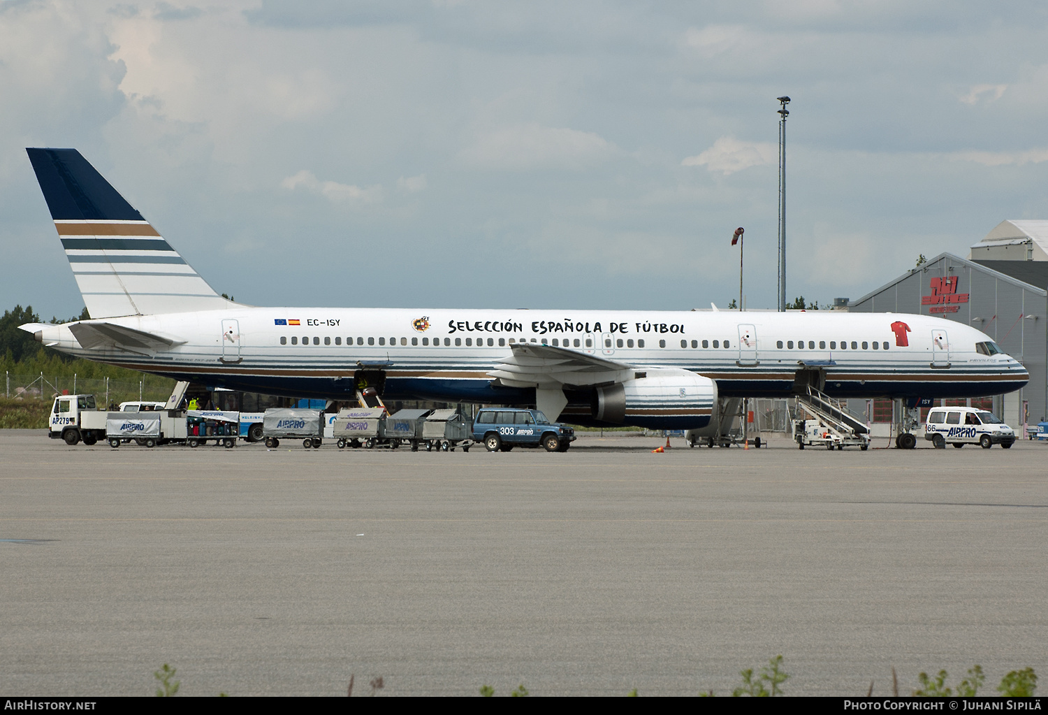 Aircraft Photo of EC-ISY | Boeing 757-256 | Privilege Style | AirHistory.net #135234