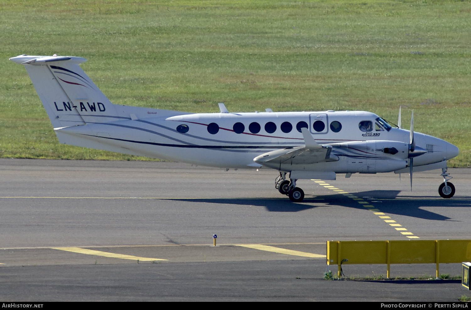 Aircraft Photo of LN-AWD | Raytheon 350 King Air (B300) | AirHistory.net #135360