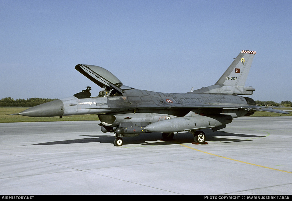 Aircraft Photo of 93-0007 | General Dynamics F-16CG Night Falcon | Turkey - Air Force | AirHistory.net #135529