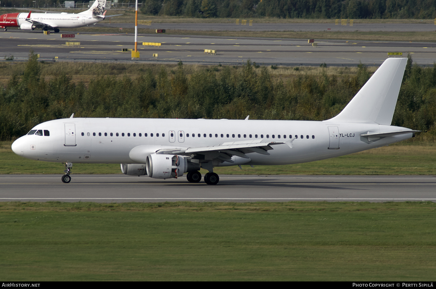 Aircraft Photo of YL-LCJ | Airbus A320-212 | AirHistory.net #135569