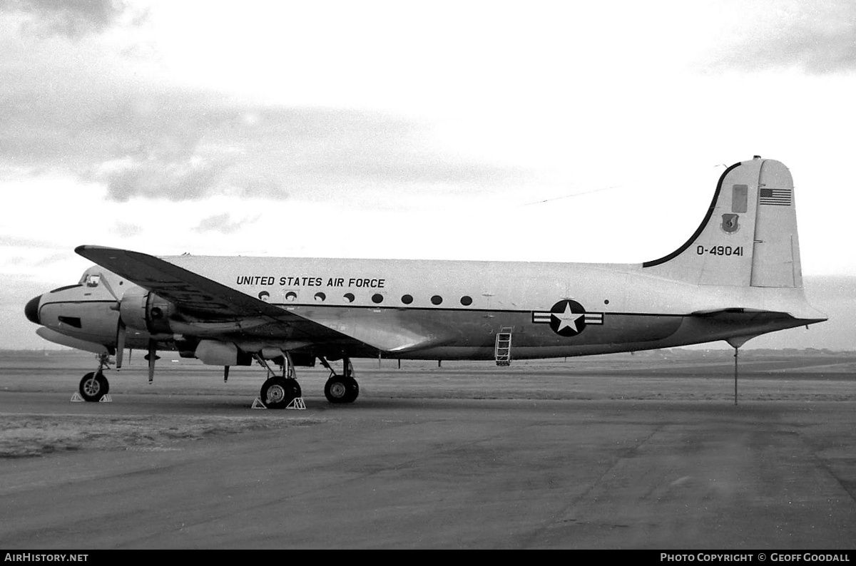 Aircraft Photo of 44-9041 / 0-49041 | Douglas VC-54M Skymaster | USA - Air Force | AirHistory.net #135761