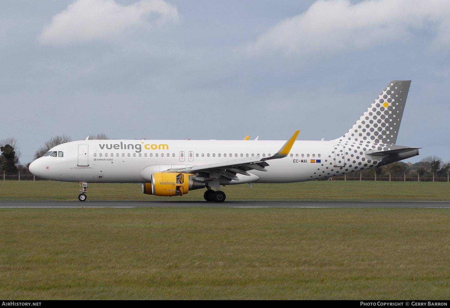 Aircraft Photo of EC-MAI | Airbus A320-214 | Vueling Airlines | AirHistory.net #135914