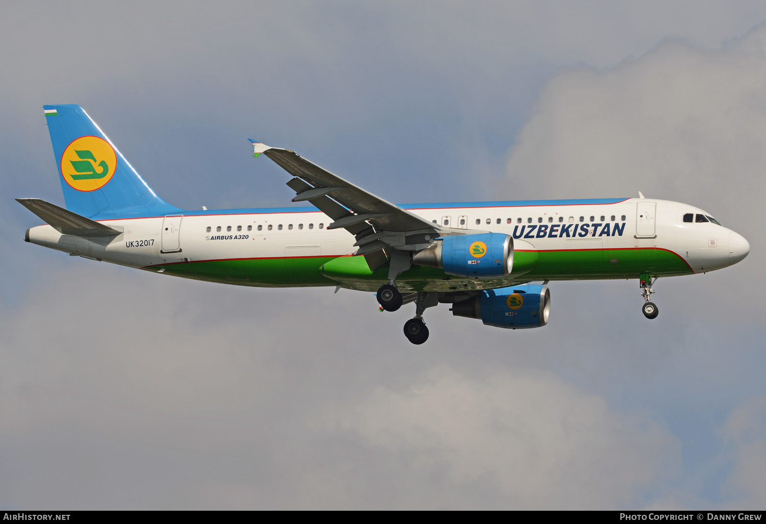 Aircraft Photo of UK-32017 | Airbus A320-214 | Uzbekistan Airways | AirHistory.net #135972