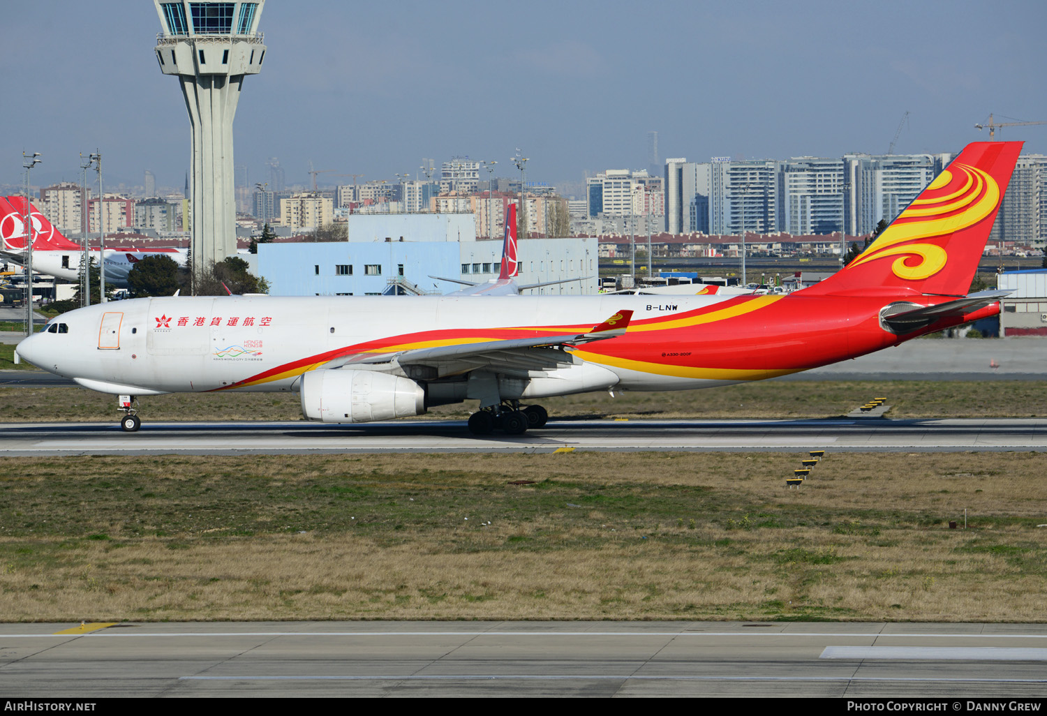 Aircraft Photo of B-LNW | Airbus A330-243F | Hong Kong Airlines Cargo | AirHistory.net #136003