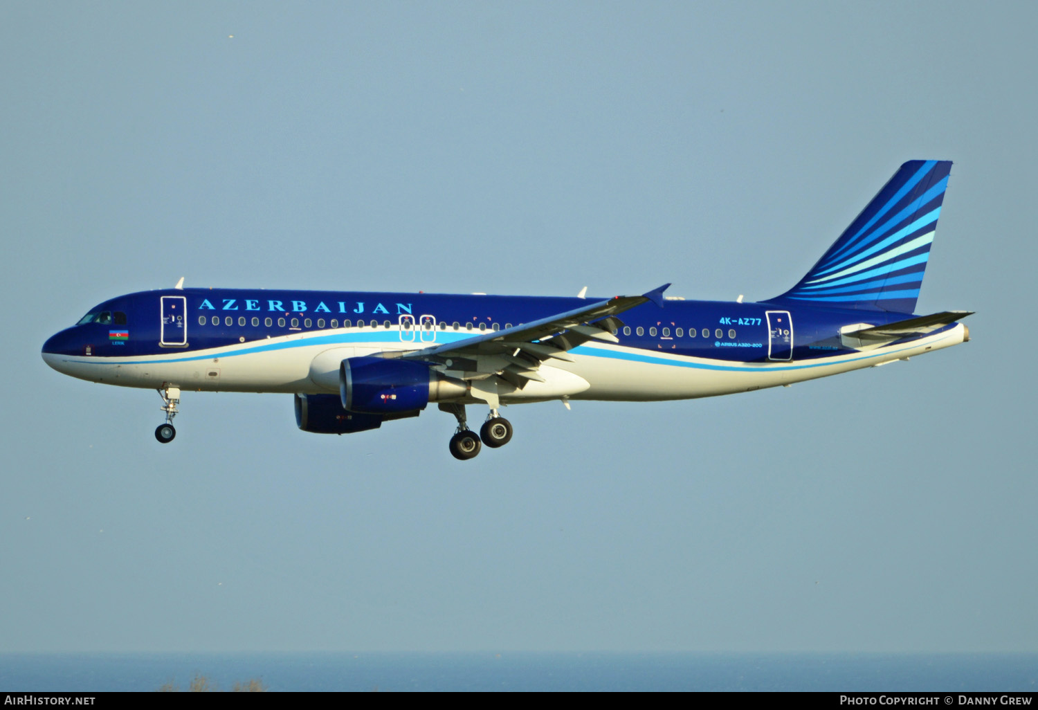 Aircraft Photo of 4K-AZ77 | Airbus A320-214 | Azerbaijan Airlines - AZAL - AHY | AirHistory.net #136021