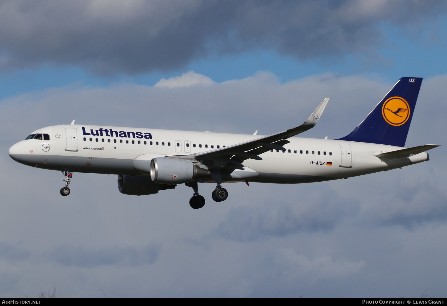 Aircraft Photo of D-AIUZ | Airbus A320-214 | Lufthansa | AirHistory.net #136093