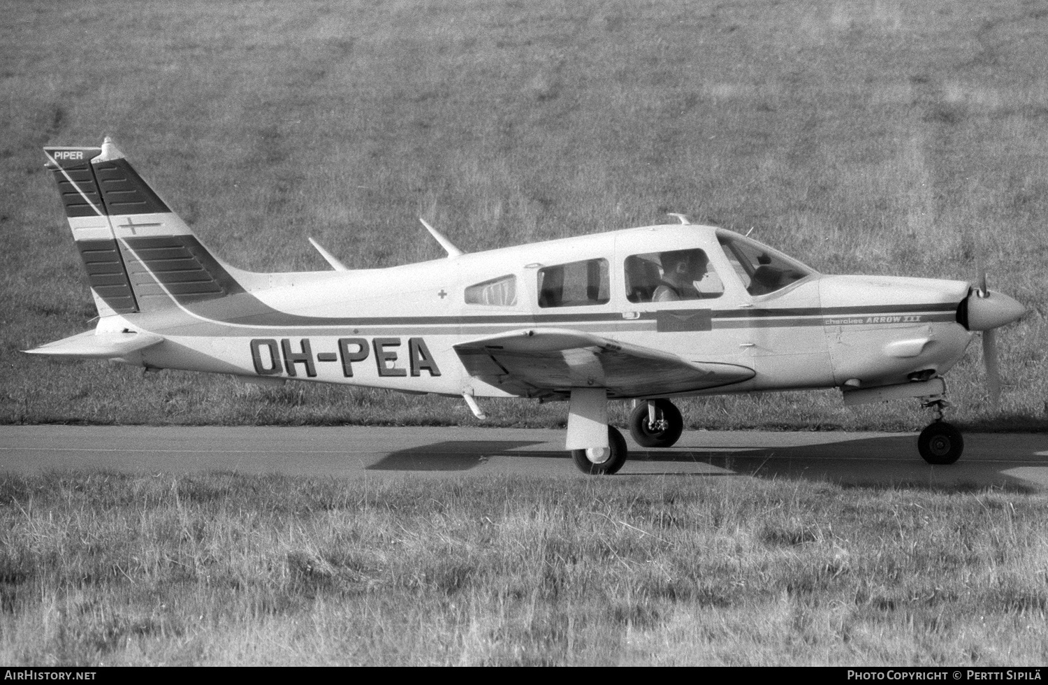 Aircraft Photo of OH-PEA | Piper PA-28R-201 Cherokee Arrow III | Helsingin Ilmailuteoria HIT | AirHistory.net #136242
