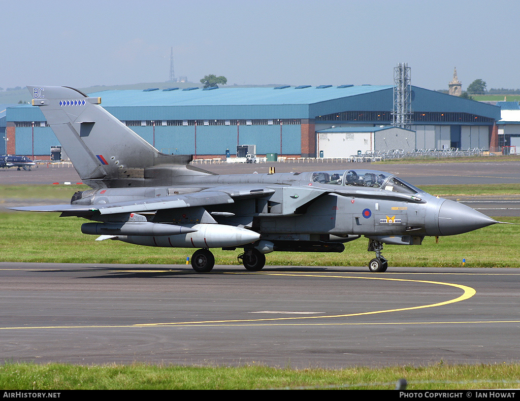 Aircraft Photo of ZA560 | Panavia Tornado GR4 | UK - Air Force | AirHistory.net #136318