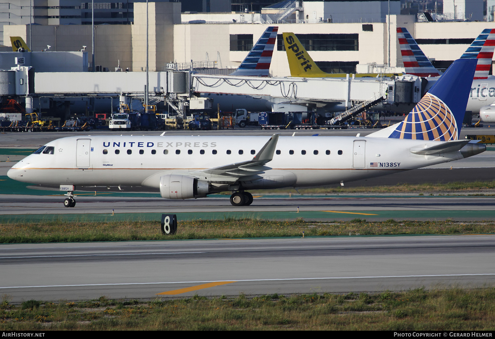 Aircraft Photo of N138SY | Embraer 175LR (ERJ-170-200LR) | United Express | AirHistory.net #136333
