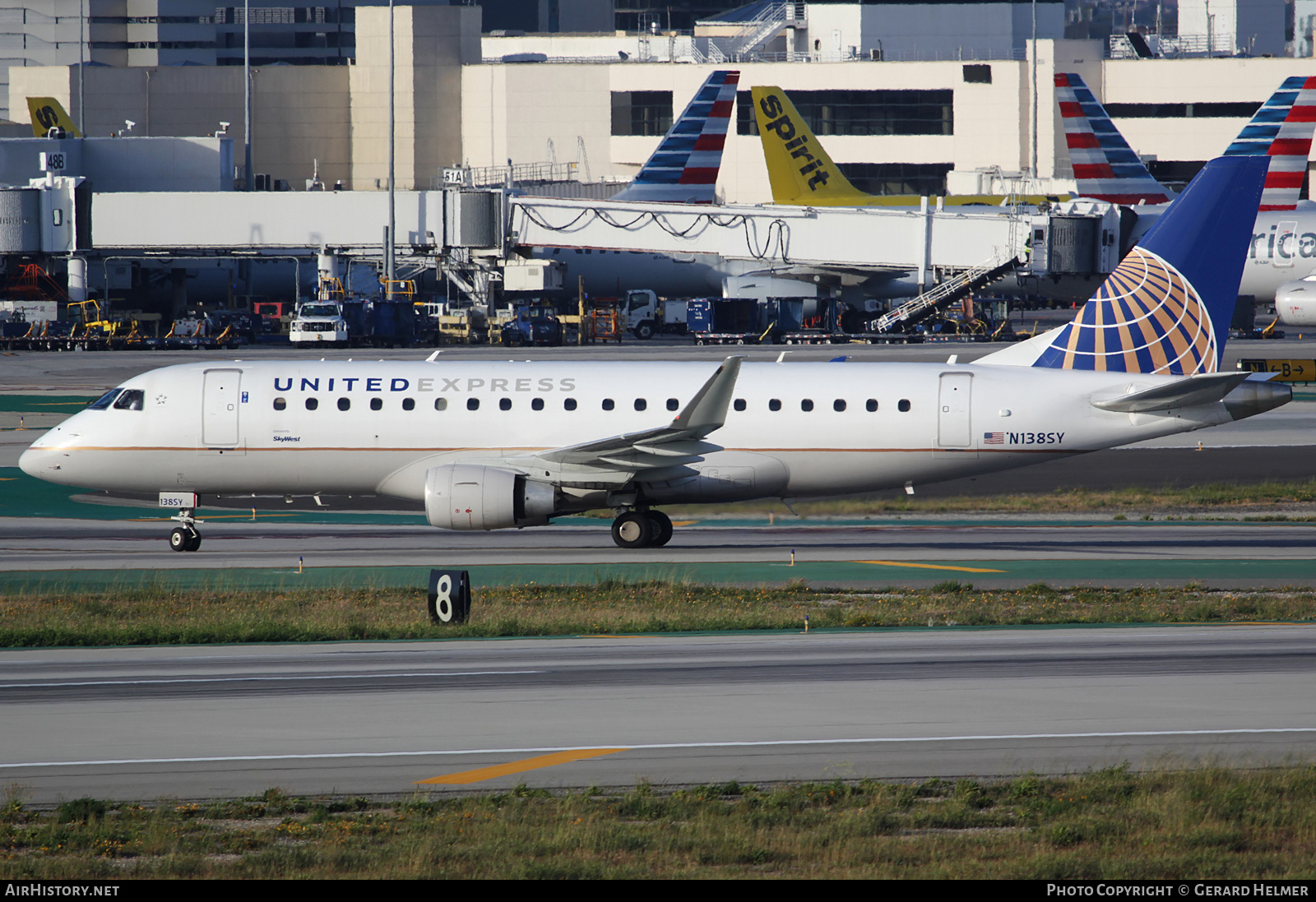 Aircraft Photo of N138SY | Embraer 175LR (ERJ-170-200LR) | United Express | AirHistory.net #136333