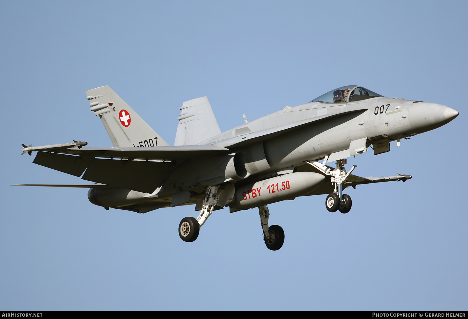 Aircraft Photo of J-5007 | McDonnell Douglas F/A-18C Hornet | Switzerland - Air Force | AirHistory.net #136348