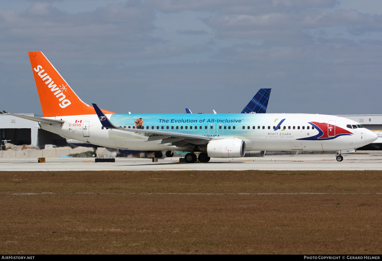 Aircraft Photo of C-GVVH | Boeing 737-8Q8 | Sunwing Airlines | AirHistory.net #136492