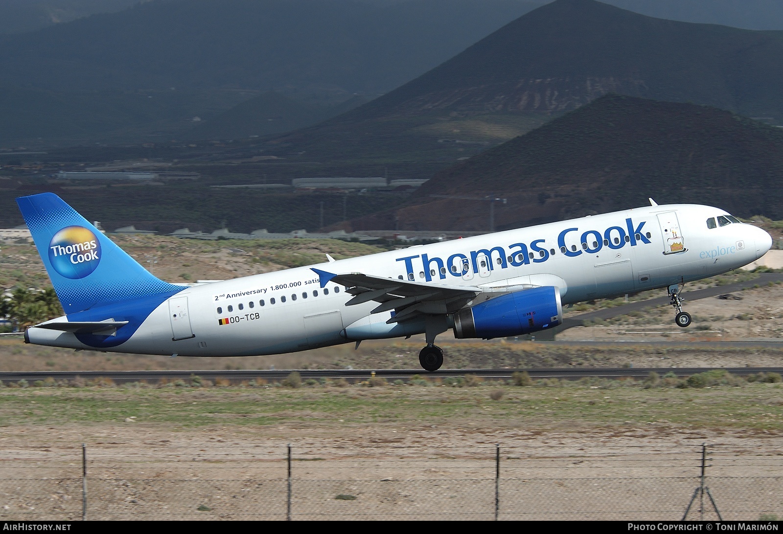 Aircraft Photo of OO-TCB | Airbus A320-231 | Thomas Cook Airlines | AirHistory.net #136612