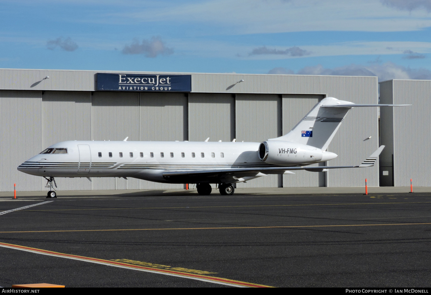 Aircraft Photo of VH-FMG | Bombardier Global Express (BD-700-1A10) | AirHistory.net #136658