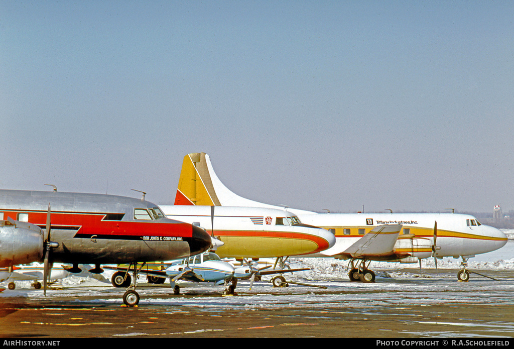 Aircraft Photo of N4807C | Convair 440-38 Metropolitan | Dow Jones & Co | AirHistory.net #136719