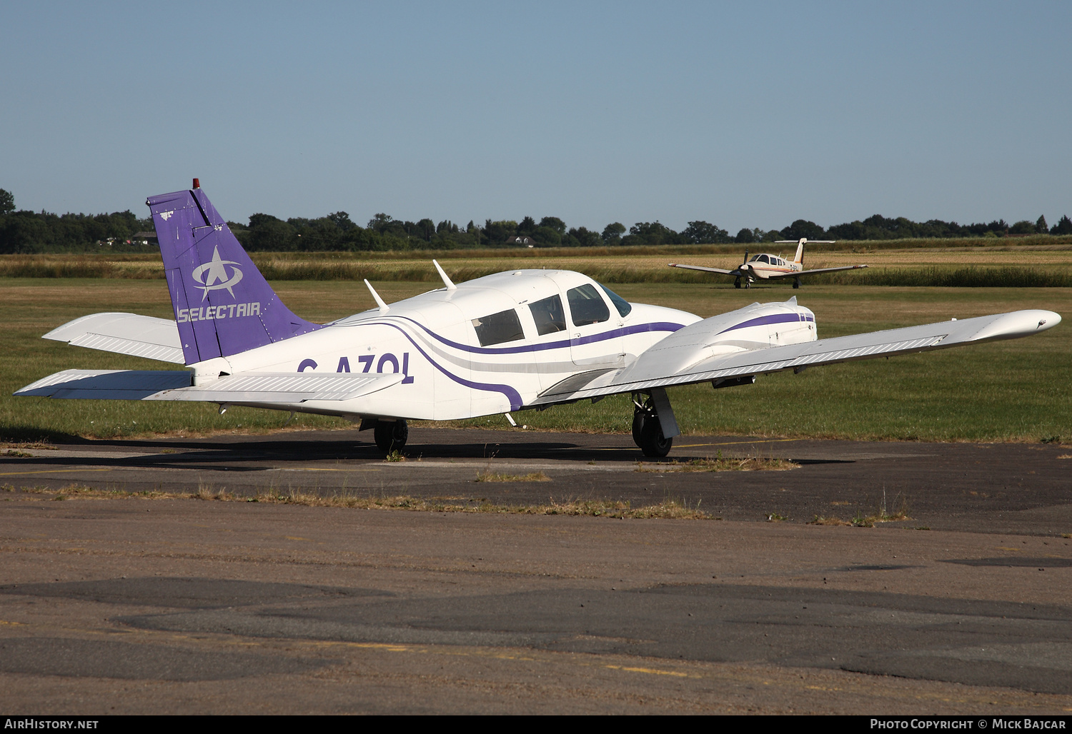 Aircraft Photo of G-AZOL | Piper PA-34-200 Seneca | Selectair | AirHistory.net #137046