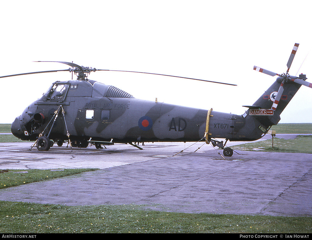 Aircraft Photo of XT671 | Westland WS-58 Wessex HC.2 | UK - Air Force | AirHistory.net #137199