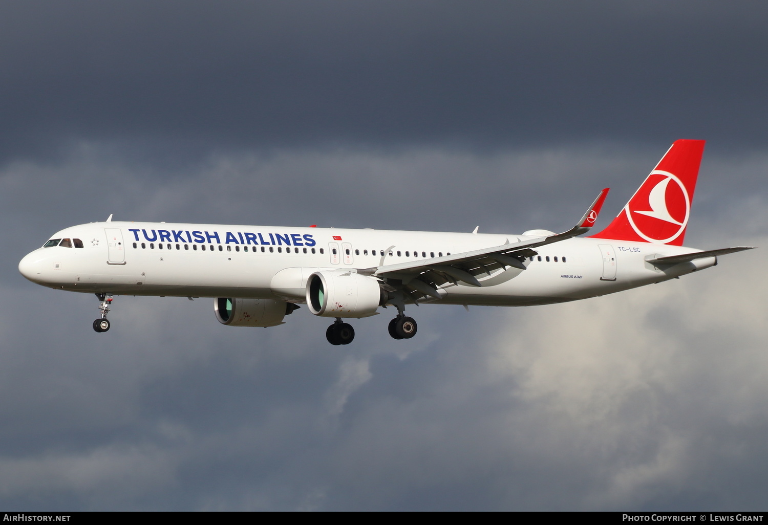 Aircraft Photo of TC-LSC | Airbus A321-271NX | Turkish Airlines | AirHistory.net #137243