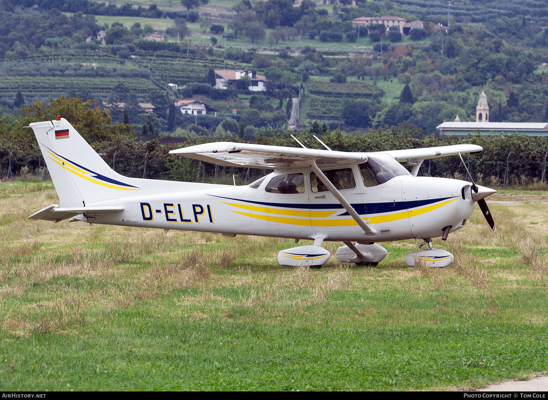 Aircraft Photo of D-ELPI | Cessna 172S Skyhawk | AirHistory.net #137287