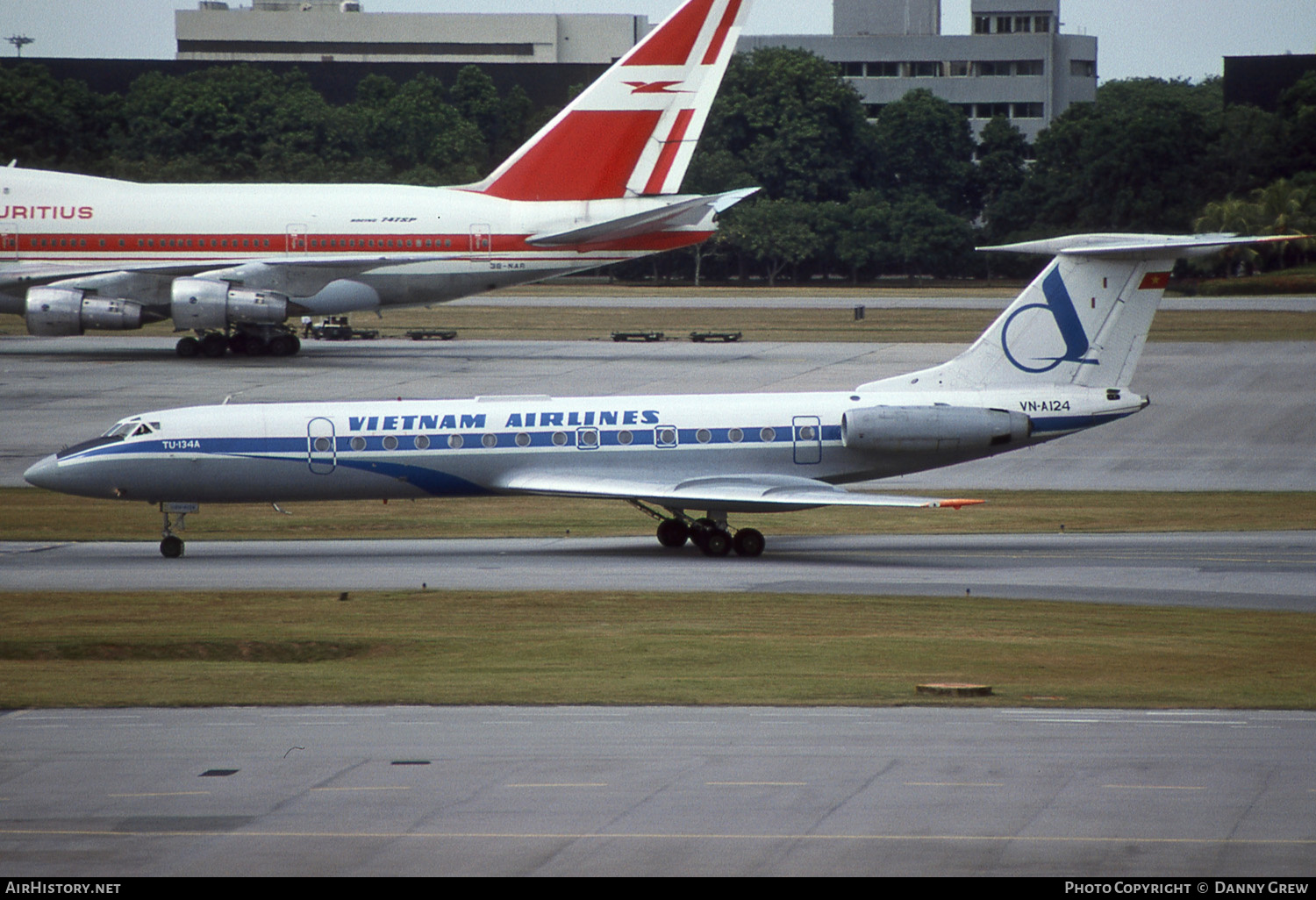 Aircraft Photo of VN-A124 | Tupolev Tu-134A | Vietnam Airlines | AirHistory.net #137390