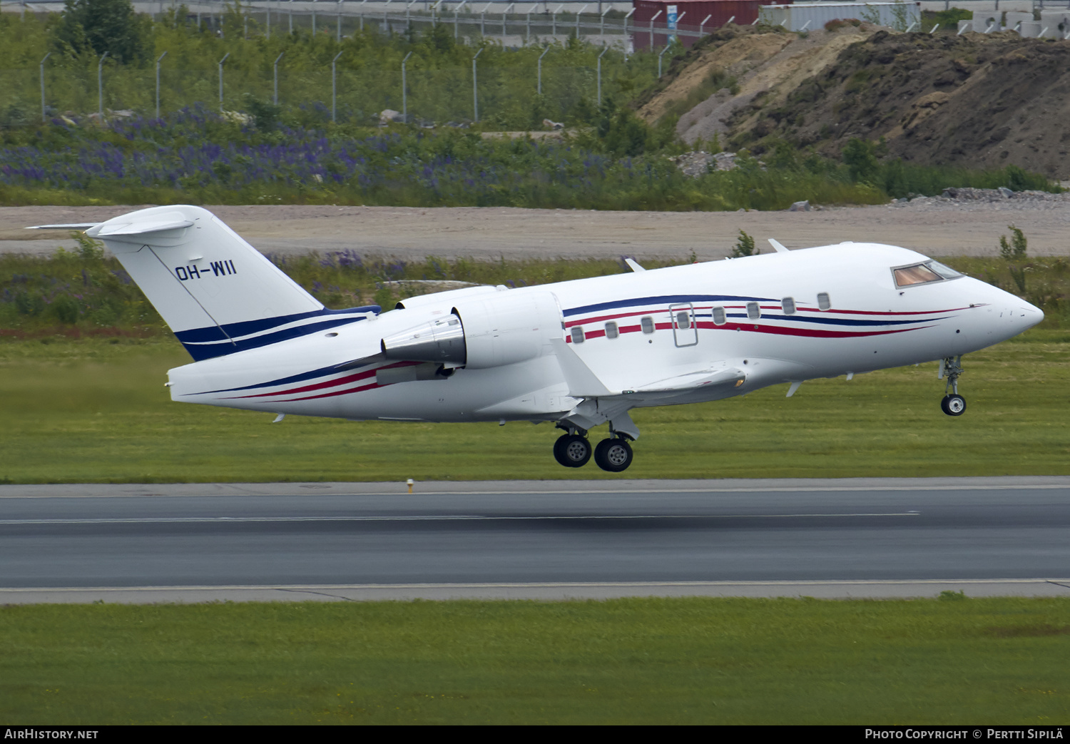 Aircraft Photo of OH-WII | Bombardier Challenger 604 (CL-600-2B16) | AirHistory.net #137535