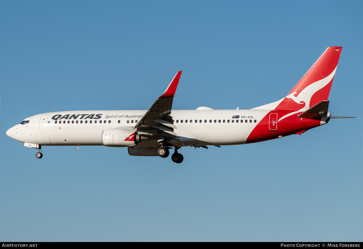 Aircraft Photo of VH-XZL | Boeing 737-838 | Qantas | AirHistory.net #137543