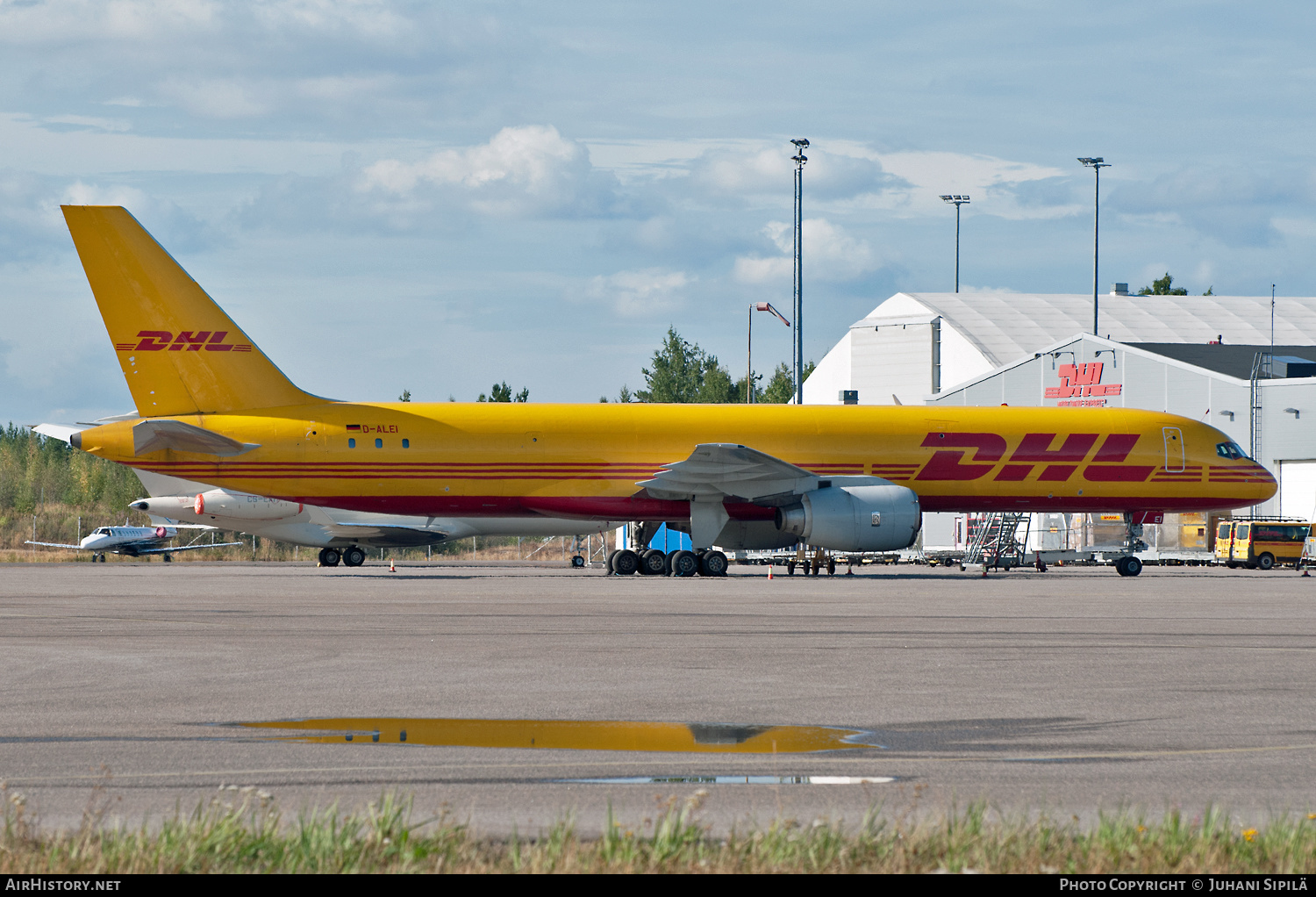 Aircraft Photo of D-ALEI | Boeing 757-236/SF | DHL International | AirHistory.net #137744