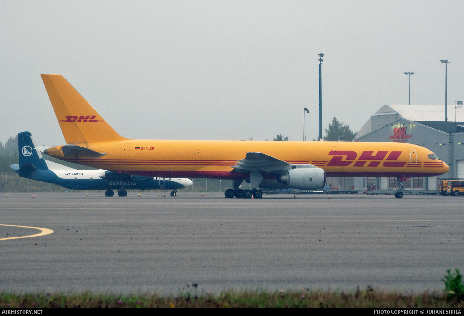 Aircraft Photo of D-ALEH | Boeing 757-236/SF | DHL International | AirHistory.net #137746