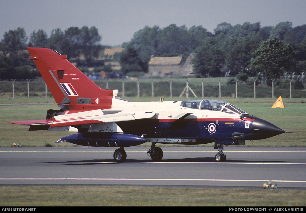 Aircraft Photo of ZA326 | Panavia Tornado GR1P | UK - Air Force | AirHistory.net #137907