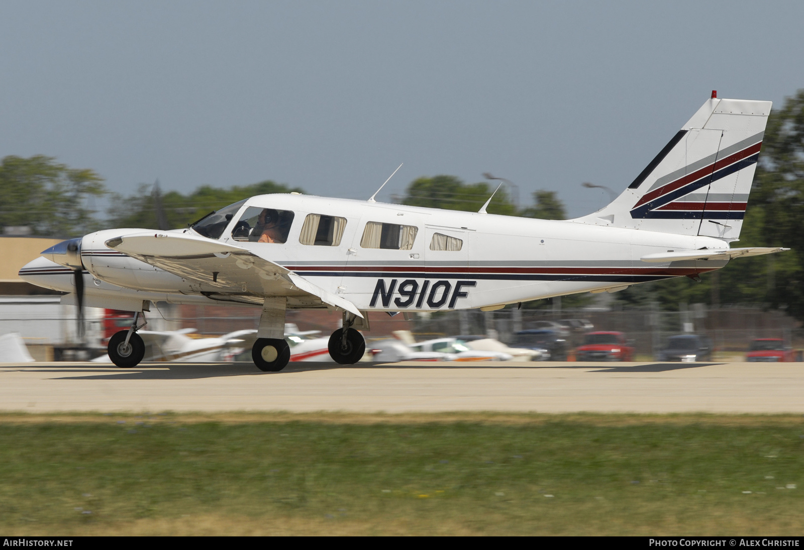 Aircraft Photo of N910F | Piper PA-34-220T Seneca III | AirHistory.net #137925