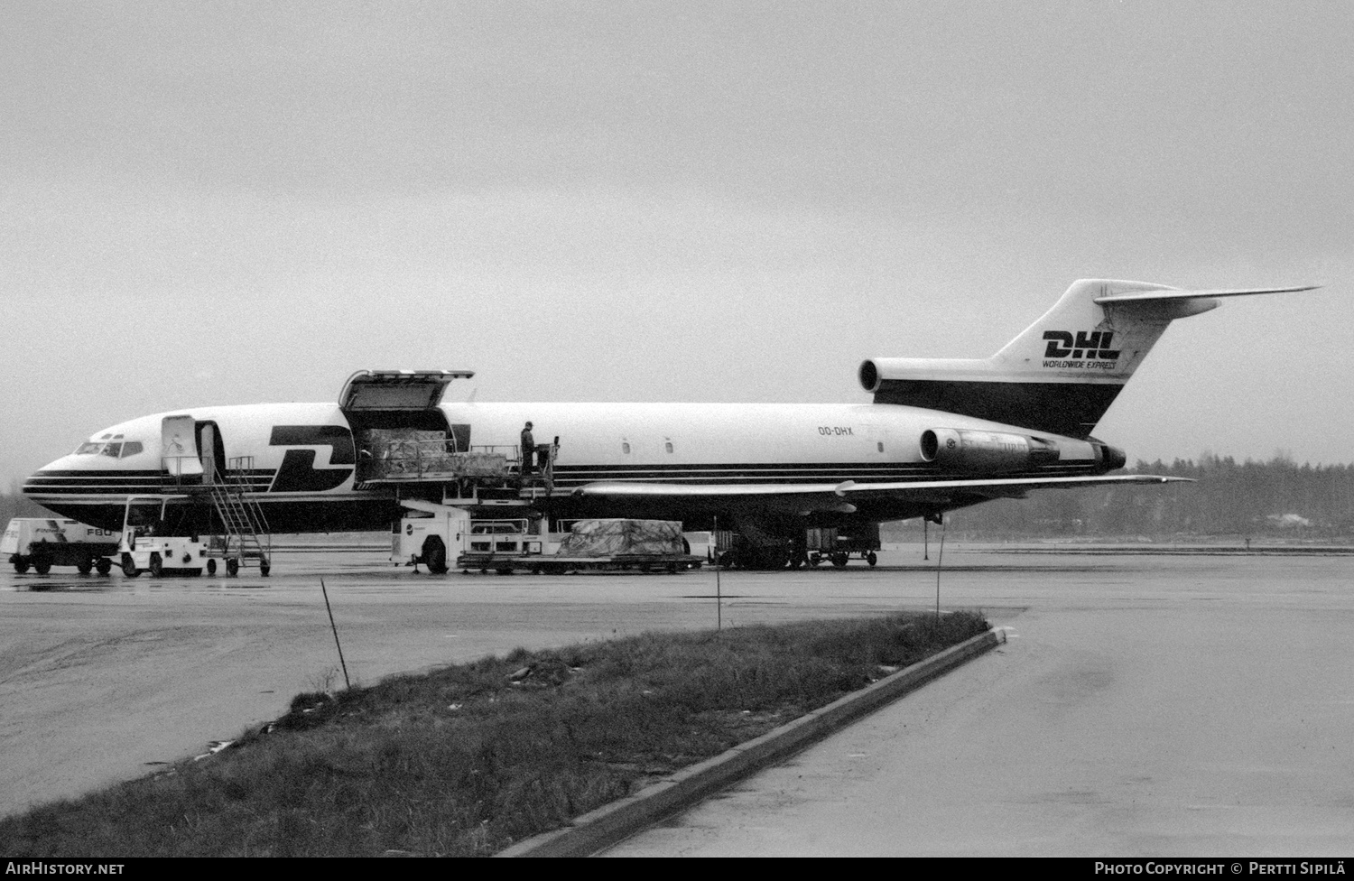 Aircraft Photo of OO-DHX | Boeing 727-223/Adv(F) | DHL Worldwide Express | AirHistory.net #137926