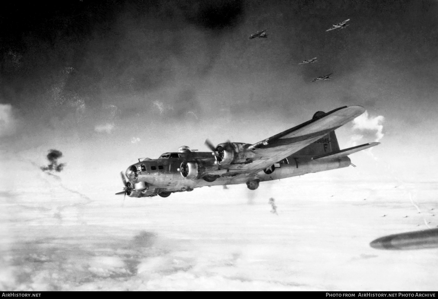Aircraft Photo of 43-38945 / 338945 | Boeing B-17G Flying Fortress | USA - Air Force | AirHistory.net #138009