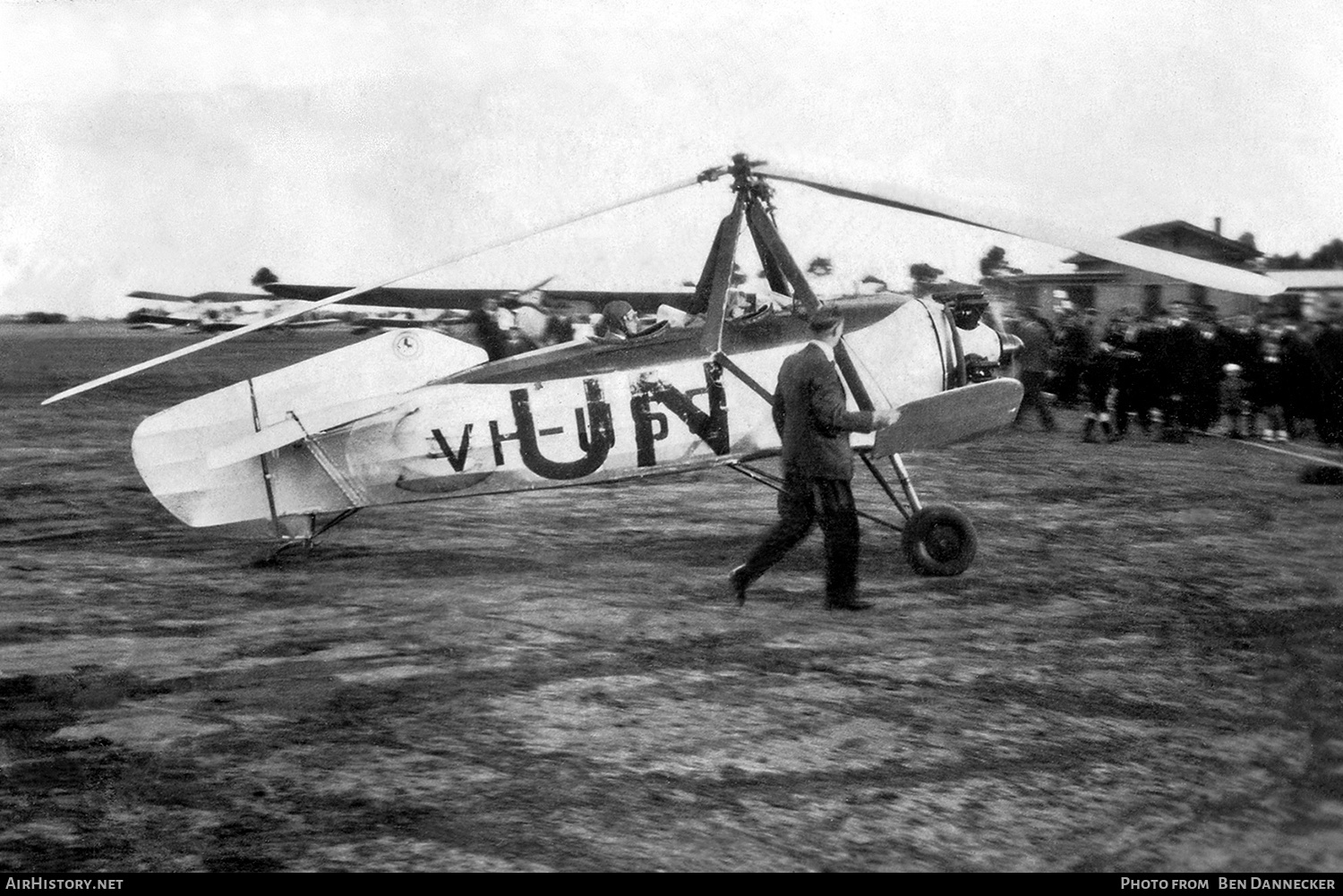 Aircraft Photo of VH-USO | Cierva C-19 Mk4P | The Sun News-Pictorial | AirHistory.net #138035